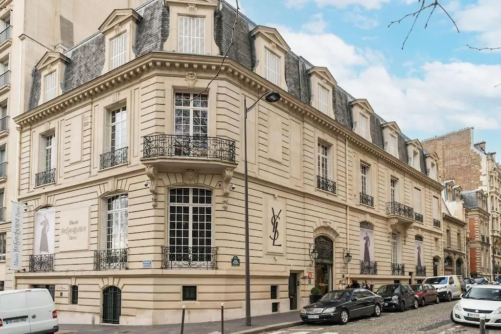 Luxe Montaigne *