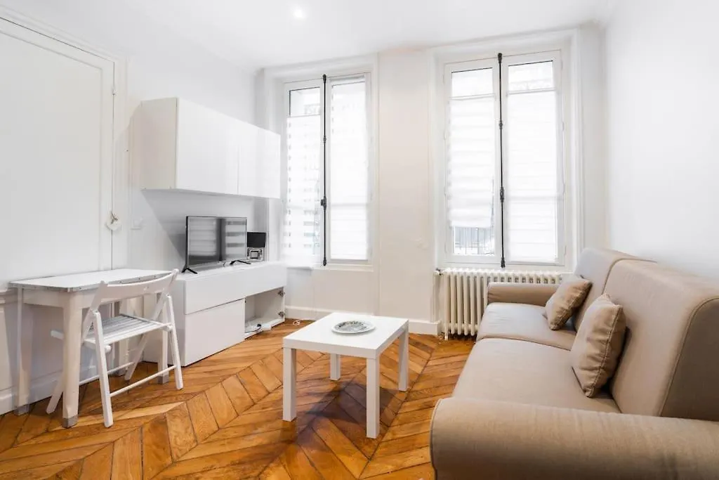 Apartment Luxe Montaigne *